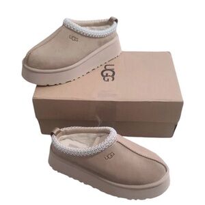 UGG Tazz Platform Slippers, Size 8, New In Box, Sand
